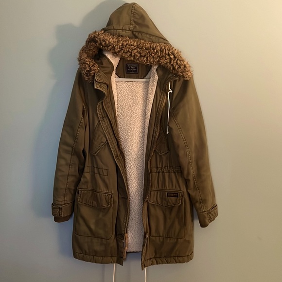 Abercrombie and Fitch lined cargo jacket with hood - Picture 1 of 3